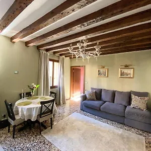 https://luxury-apartment-5-min-from-san-marco.hotelslidodijesolo.com
